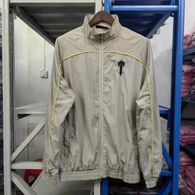 Modny garnitur atakowy